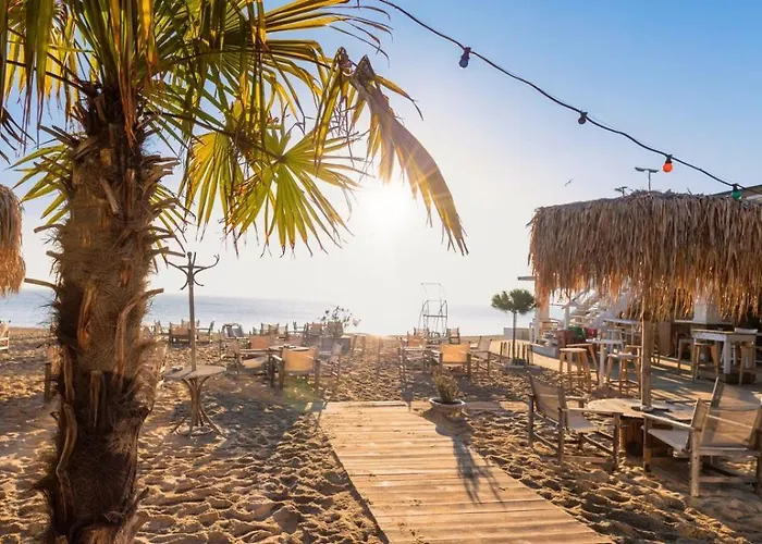 Апартаменты Sea Garden Marina 1 *